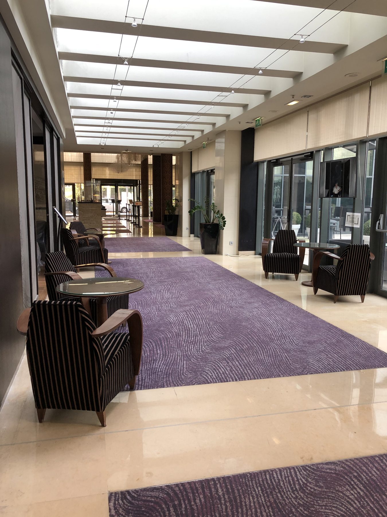 Hall de l'ancien Crowne Plaza
