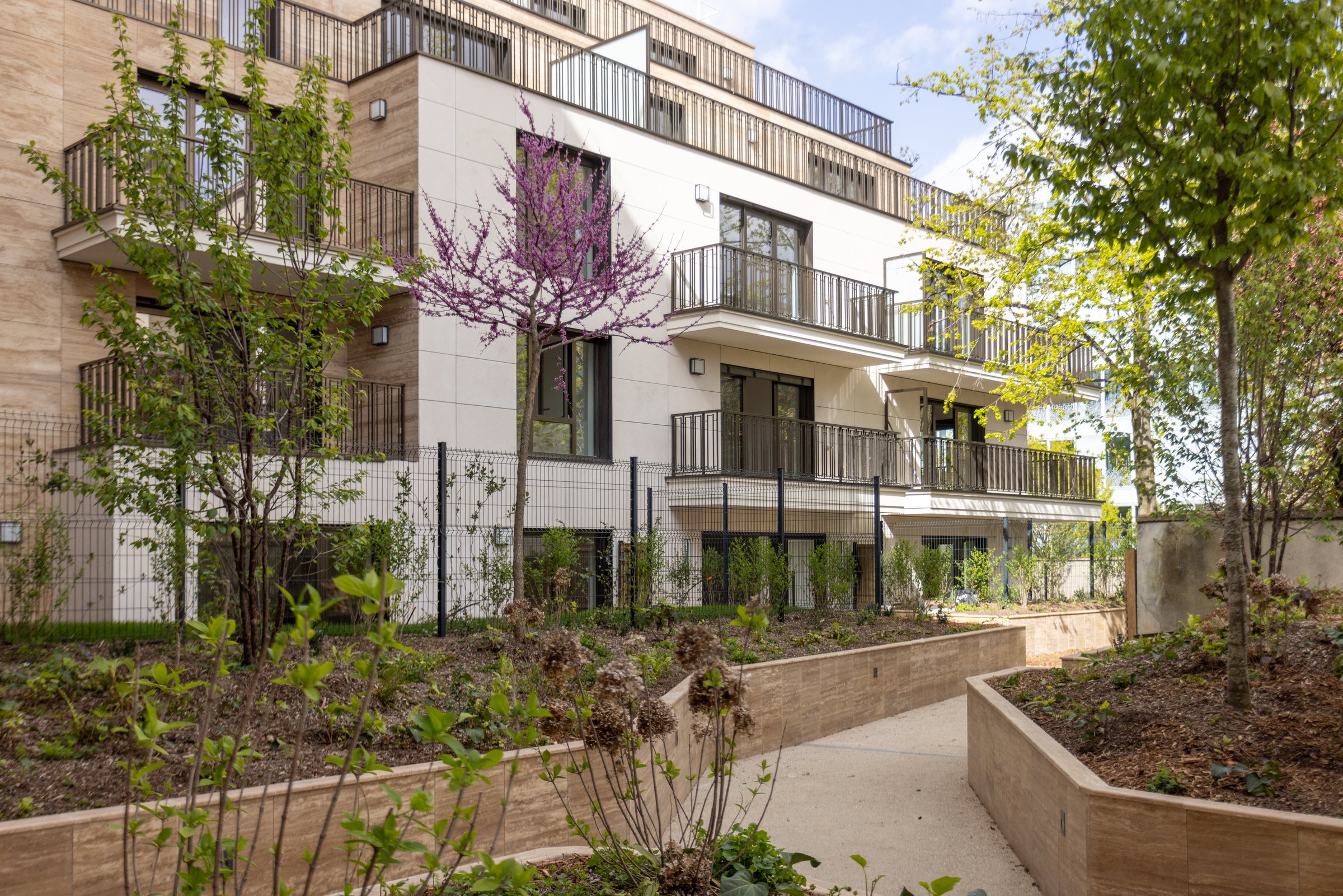 Façade de l'opération vue depuis le jardin